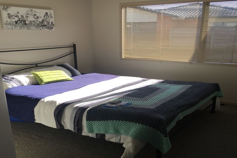 Photo of property in 2/103 Swanson Road, Henderson, Auckland, 0610