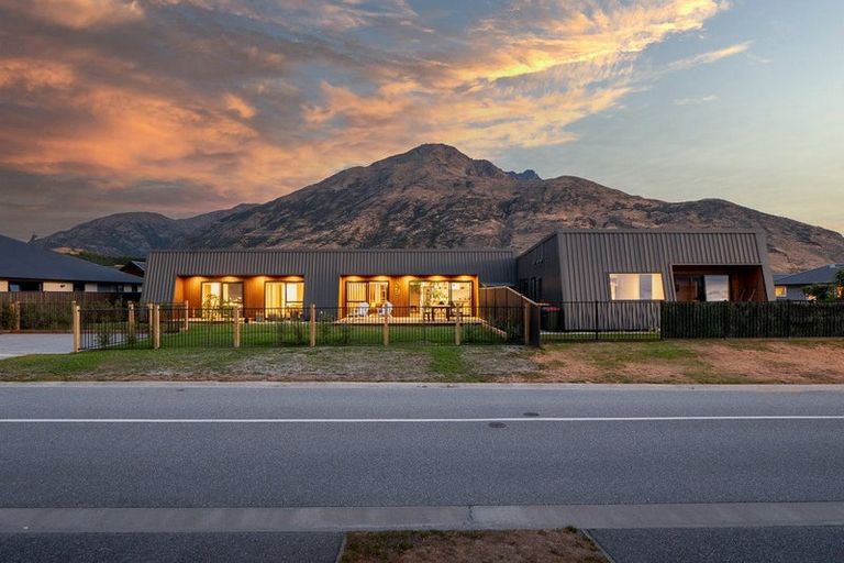 Photo of property in 14 Cumberland Road, Lower Shotover, Queenstown, 9304