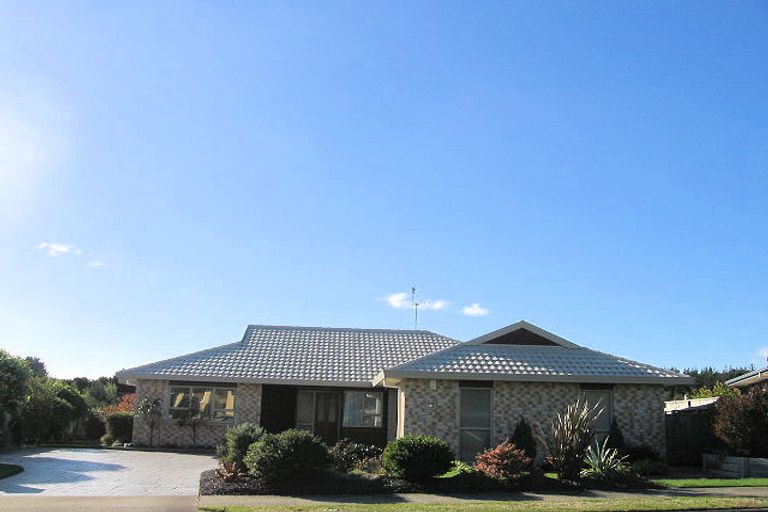 Photo of property in 3 Sovereign Way, Paraparaumu, 5032