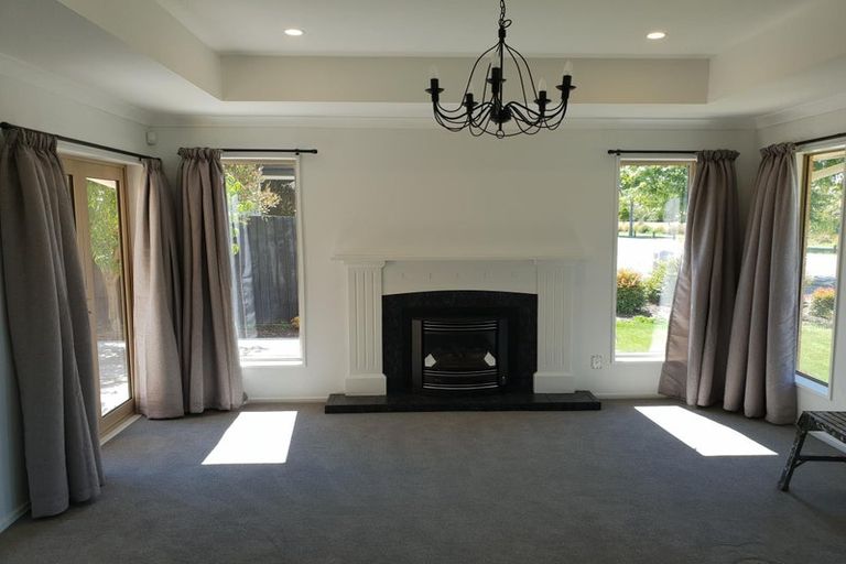 Photo of property in 2 Tanu Place, Parklands, Christchurch, 8083
