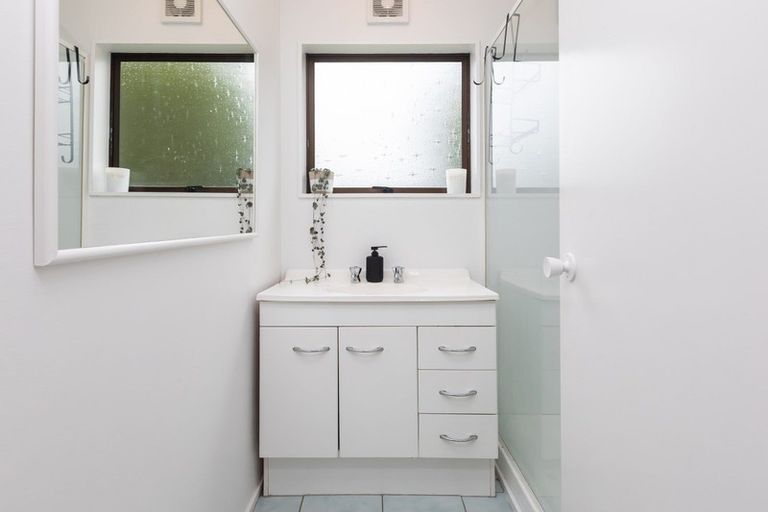 Photo of property in 2/48 Mcfaddens Road, St Albans, Christchurch, 8052