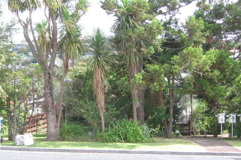 Photo of property in 1/22 Penning Road, Castor Bay, Auckland, 0620