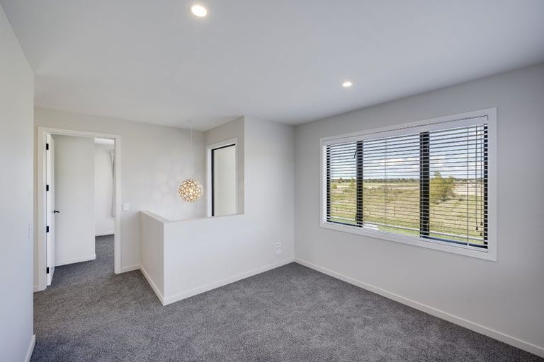 Photo of property in 24 Aspiring Drive, Poraiti, Napier, 4112