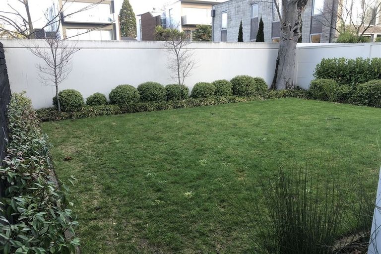 Photo of property in 26b Peterborough Street, Christchurch Central, Christchurch, 8013