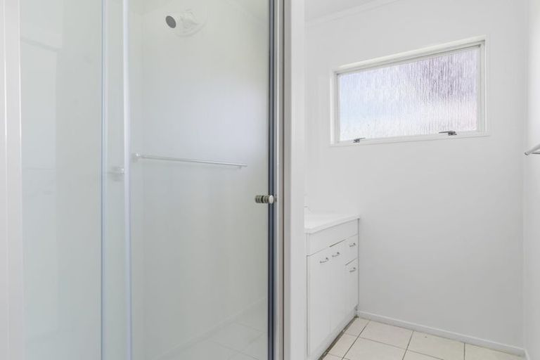 Photo of property in 2/52 Te Kanawa Crescent, Henderson, Auckland, 0610
