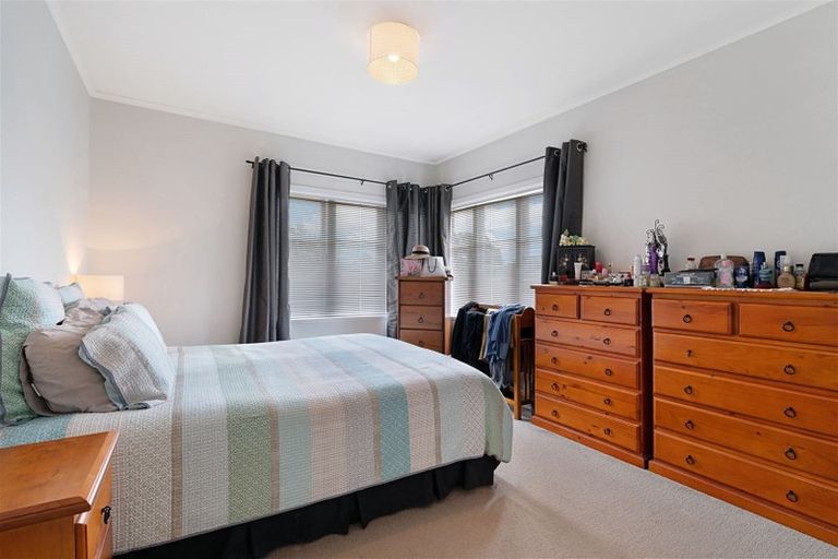 Photo of property in 20 Nile Road, Kelston, Auckland, 0602