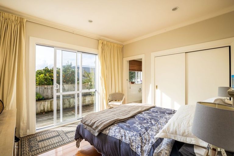 Photo of property in 42 Octavius Place, New Plymouth, 4312