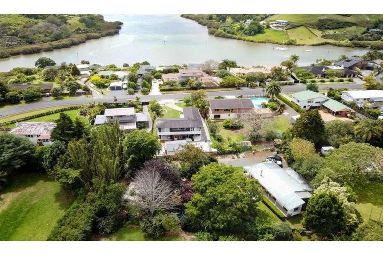 Photo of property in 43 Riverview Road, Kerikeri, 0230