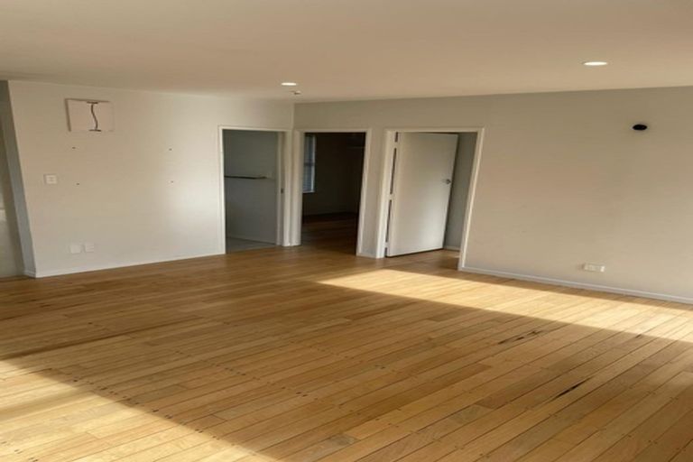 Photo of property in 4/20 Seaview Road, Castor Bay, Auckland, 0620