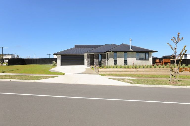 Photo of property in 14 Uku Way, Wharewaka, Taupo, 3330