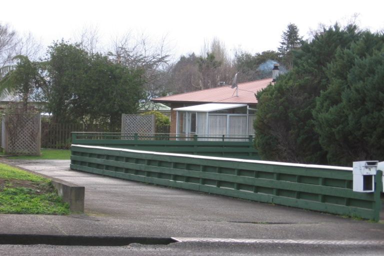 Photo of property in 3 Ruamahanga Crescent, Terrace End, Palmerston North, 4410