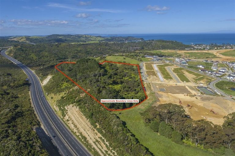 Photo of property in 60 Sunnyheights Road, Orewa, 0931