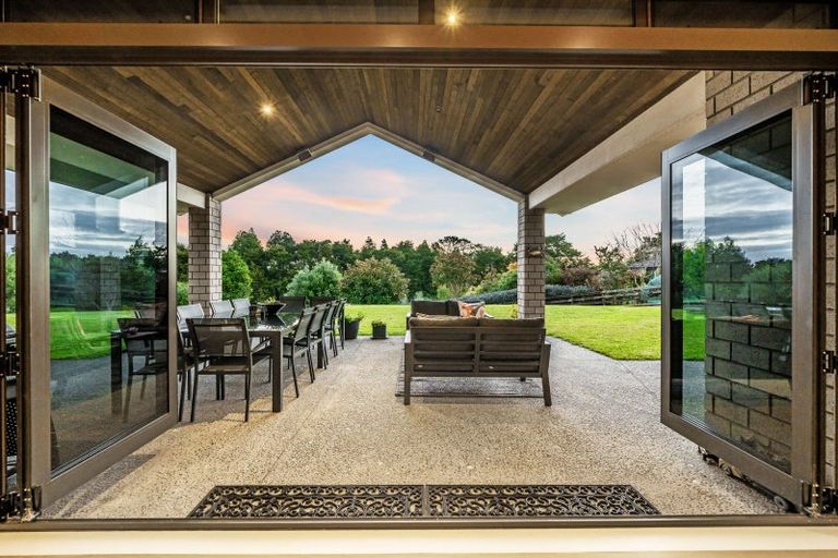 Photo of property in 69a Oraha Road, Kumeu, 0892