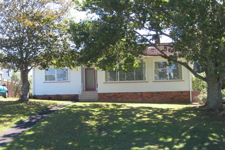 Photo of property in 72 Divich Avenue, Te Atatu South, Auckland, 0610
