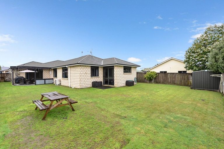 Photo of property in 52 Waiwherowhero Drive, St Andrews, Hamilton, 3200