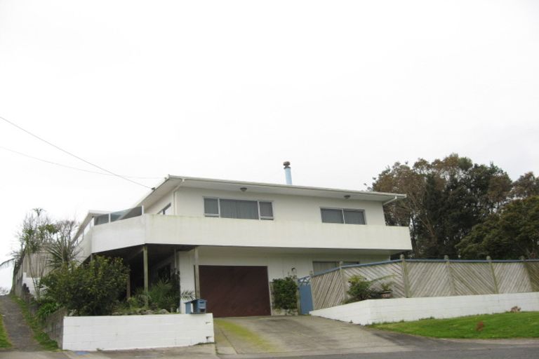 Photo of property in 51 Pitcairn Street, Oakura, 4314