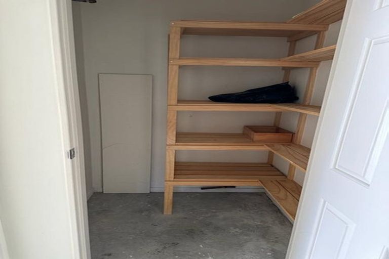 Photo of property in 14a Mexted Terrace, Tawa, Wellington, 5028