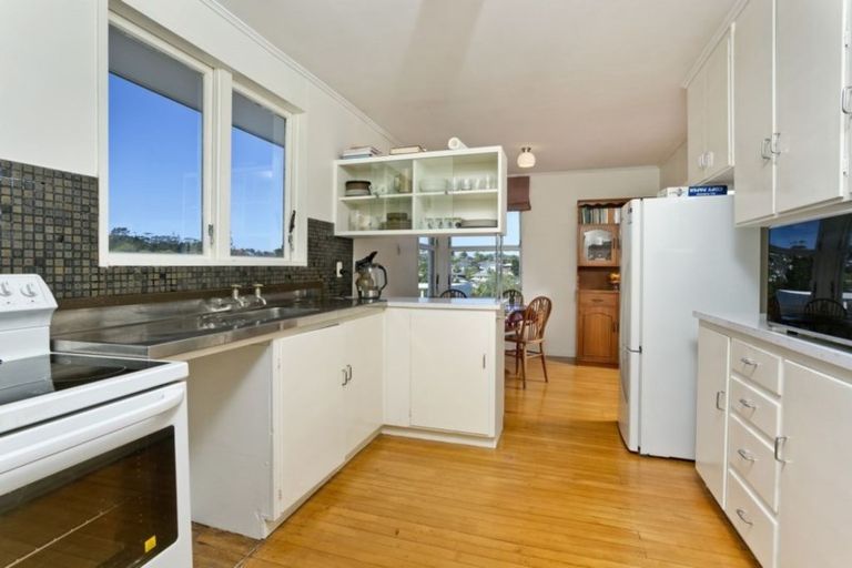 Photo of property in 43 Juniper Road, Sunnynook, Auckland, 0620