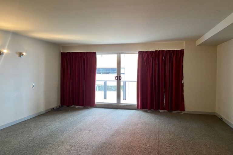 Photo of property in Gerondis Bldg Apartments, 404/60 Willis Street, Wellington Central, Wellington, 6011