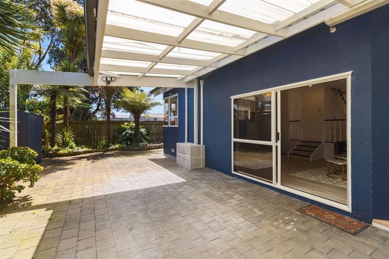 Photo of property in 2/8 Coates Road, Papatoetoe, Auckland, 2025