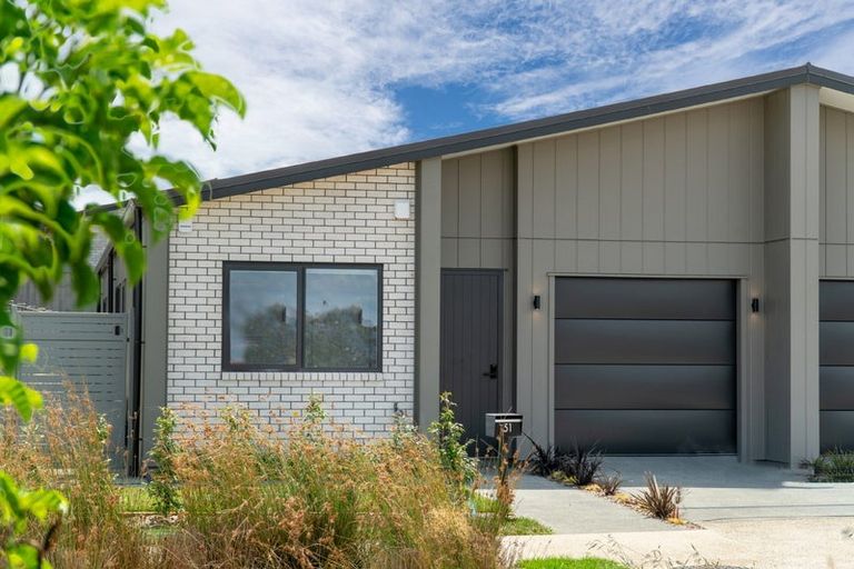 Photo of property in 51 Parkmore Drive, Rosehill, Papakura, 2113