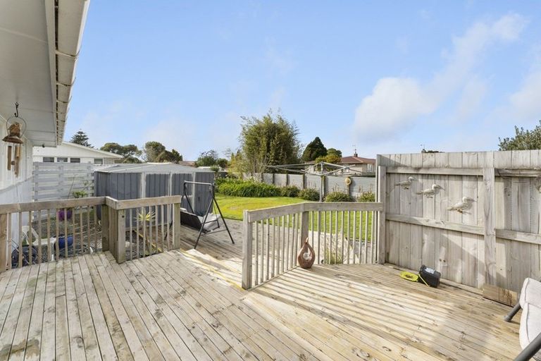 Photo of property in 19 Charwell Place, Highbury, Palmerston North, 4412