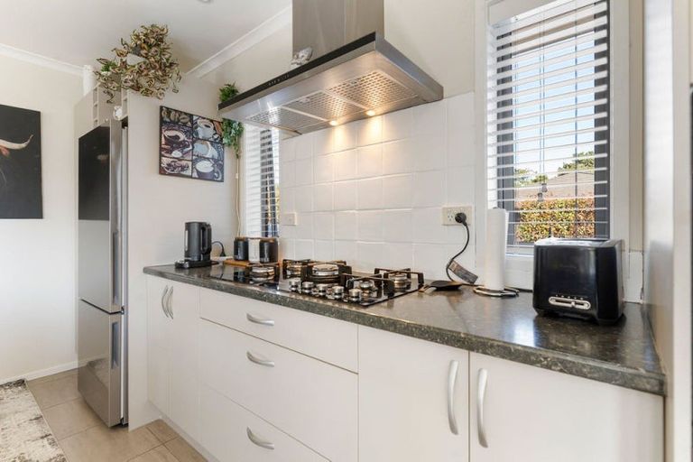 Photo of property in 3 Tararua Crescent, Carterton, 5713