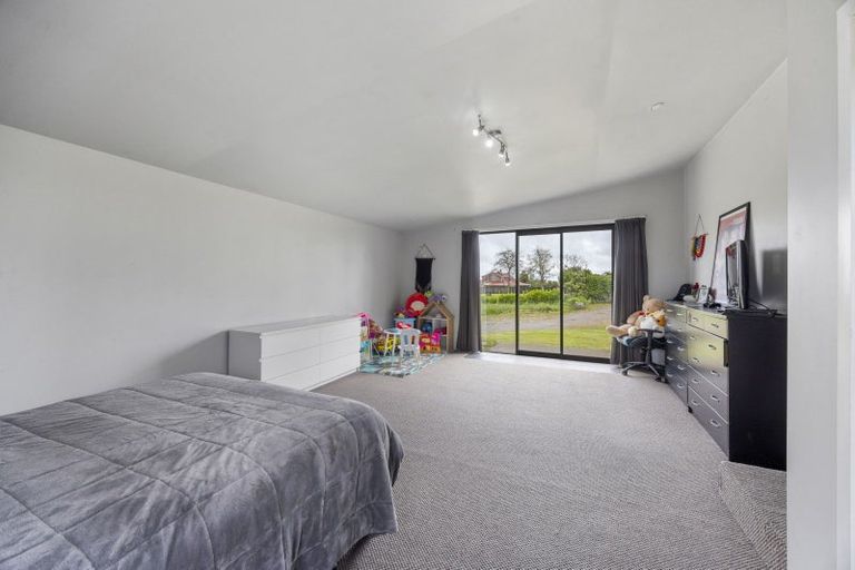 Photo of property in 20 Kiri Road, Te Kiri, Opunake, 4682