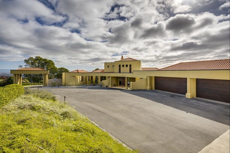 Photo of property in 245 Te Mata Peak Road, Havelock North, 4130