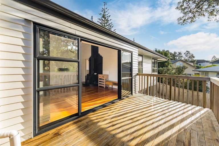 Photo of property in 40 Acacia Road, Torbay, Auckland, 0632