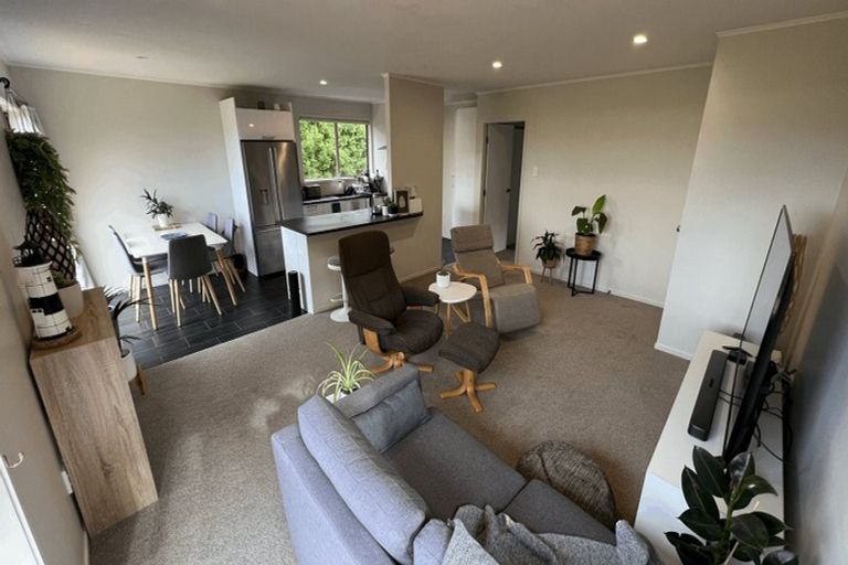 Photo of property in 31 Pipitea Place, Massey, Auckland, 0614