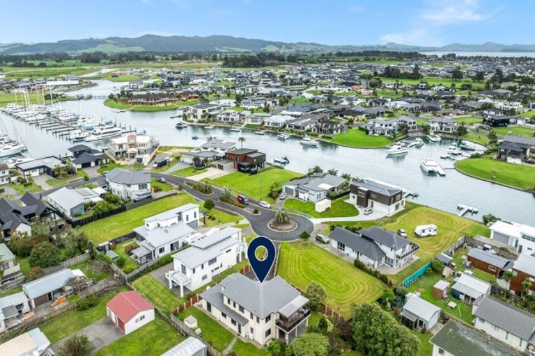 Photo of property in 16 Fred Carr Place, One Tree Point, 0118