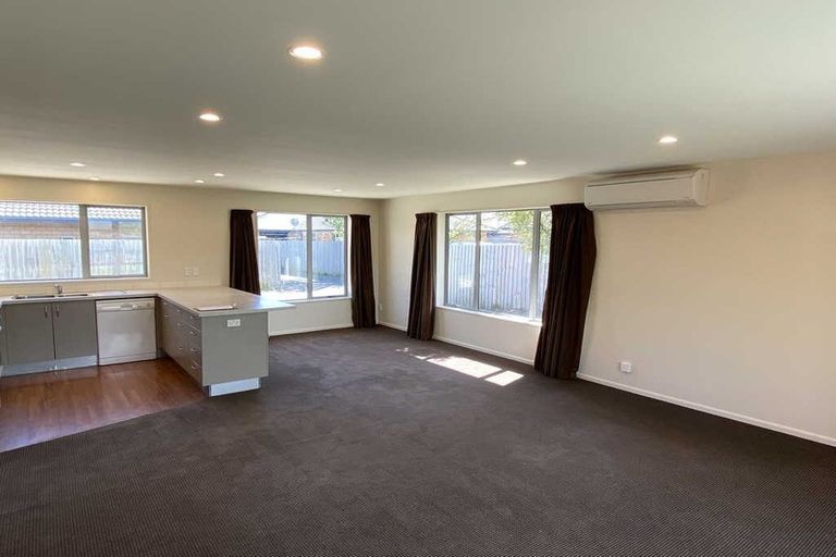Photo of property in 6 Cunneen Place, Aidanfield, Christchurch, 8025