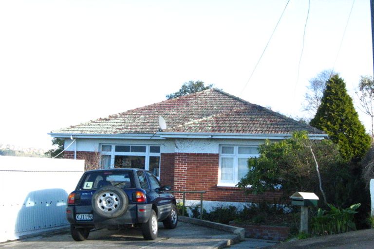 Photo of property in 13 Ascog Road, Ravensbourne, Dunedin, 9022