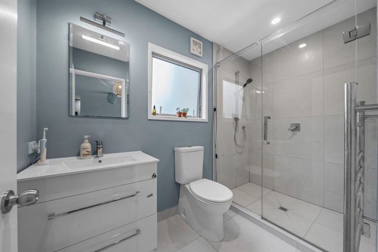 Photo of property in 14 Beauchamp Drive, Massey, Auckland, 0614