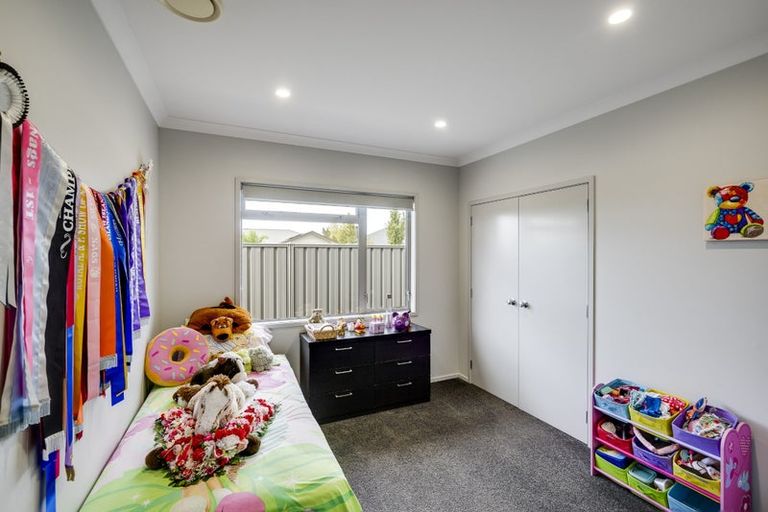 Photo of property in 17 Waitaki Way, Poraiti, Napier, 4112