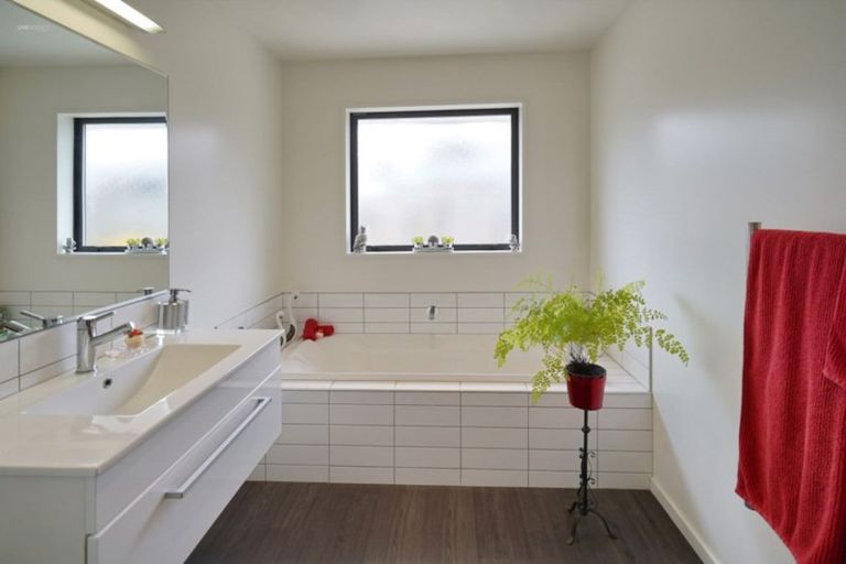 Photo of property in 10 Taniwha Street, Pegasus, 7612