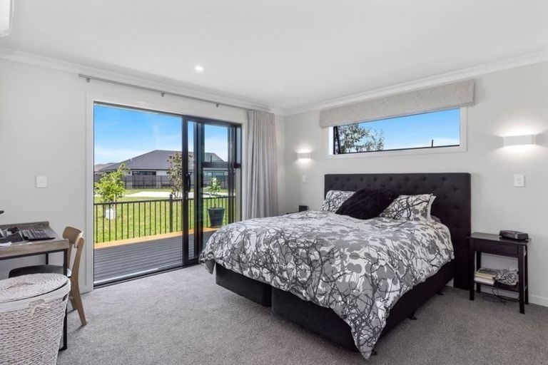 Photo of property in 20 Naeo Close, Papamoa Beach, Papamoa, 3118