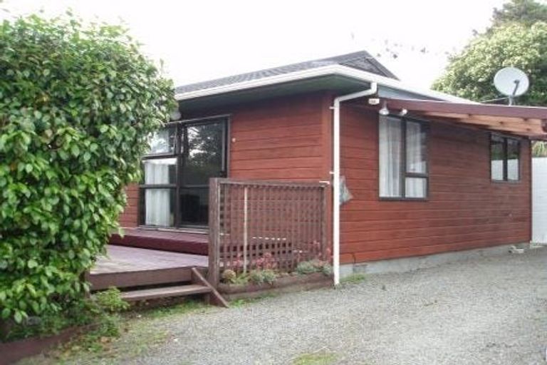 Photo of property in 24 Middleton Road, Johnsonville, Wellington, 6037