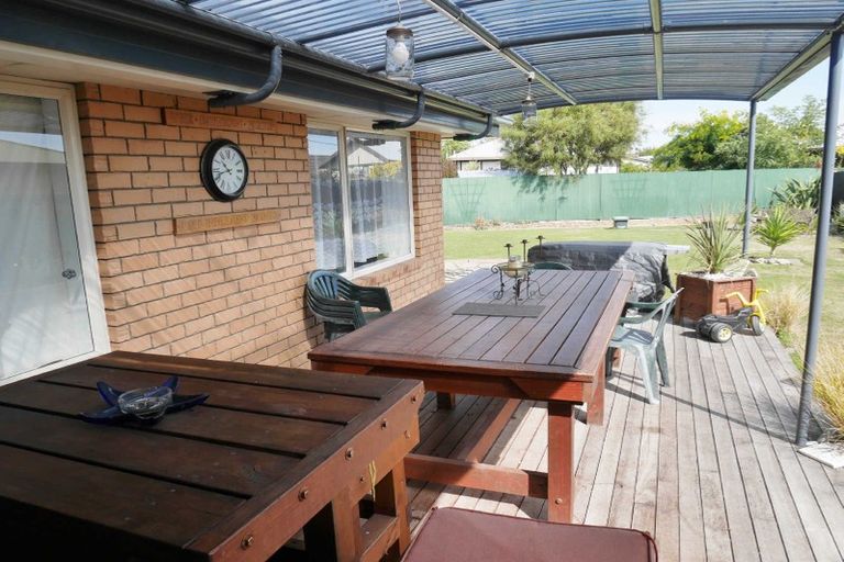 Photo of property in 22 Thistledown Place, Woolston, Christchurch, 8062
