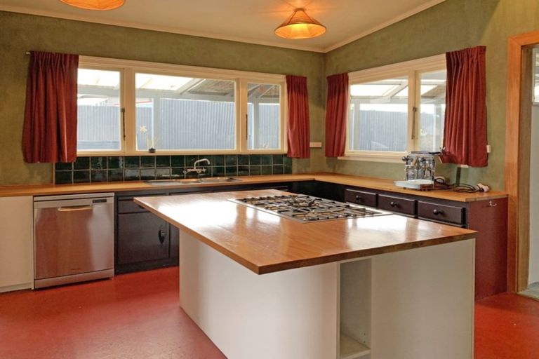 Photo of property in 240 Clyde Street, Balclutha, 9230