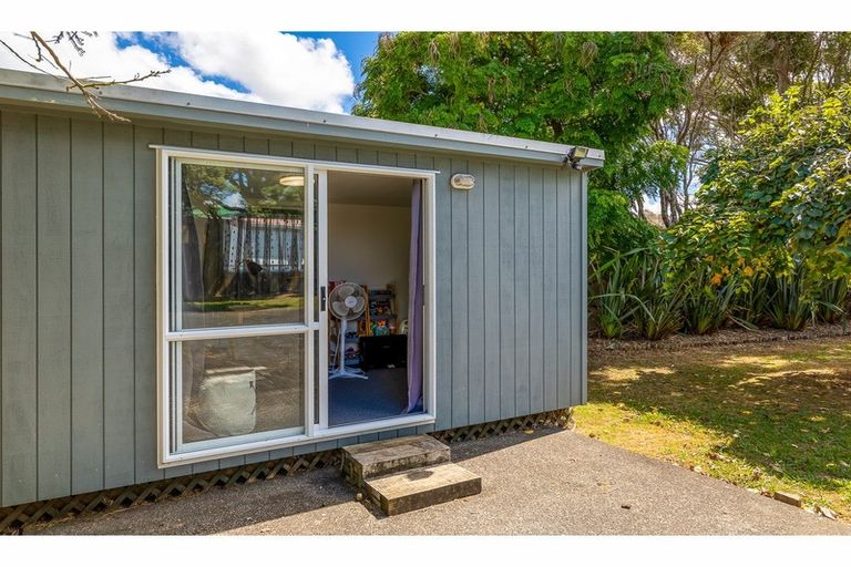 Photo of property in 7 Imperial Place, Henderson, Auckland, 0612