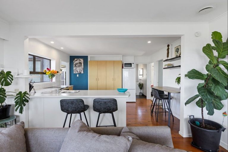 Photo of property in 63 Brightside Road, Stanmore Bay, Whangaparaoa, 0932