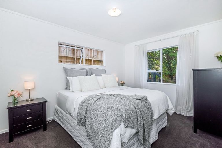 Photo of property in 127 Sunset Road, Totara Vale, Auckland, 0632