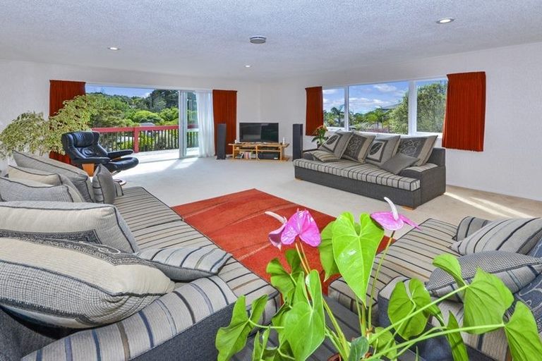 Photo of property in 125 Stapleford Crescent, Browns Bay, Auckland, 0630