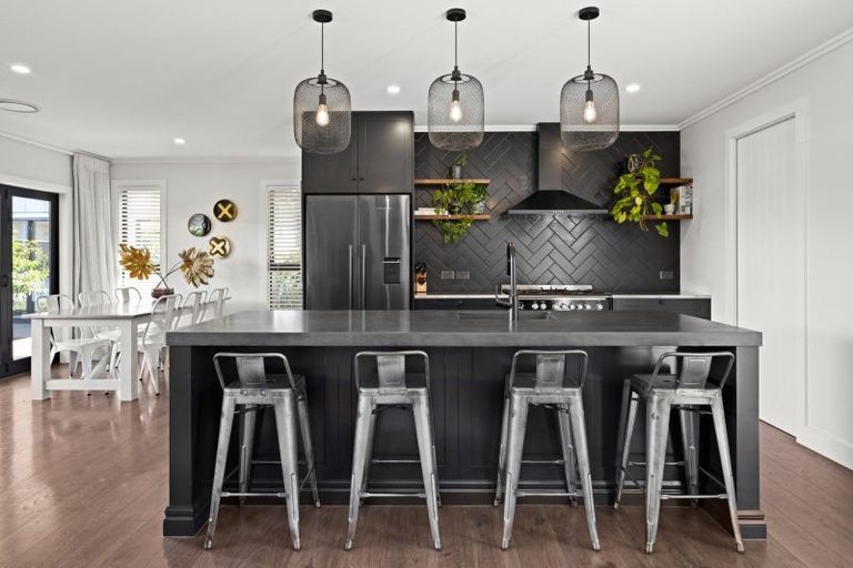 Photo of property in 23 Rich Rise, Havelock North, 4130