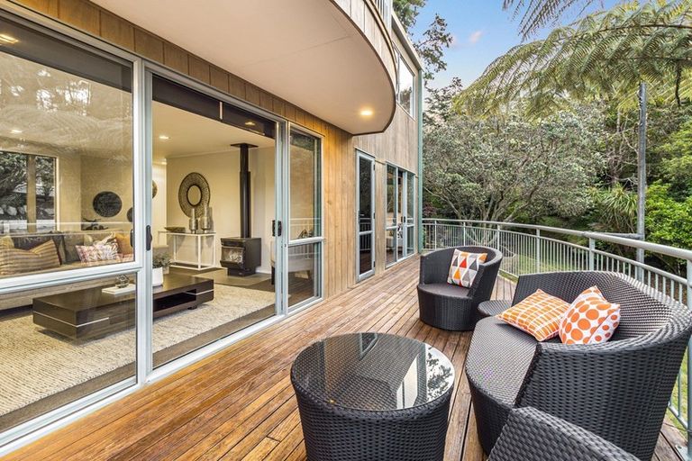 Photo of property in 103 Takahe Road, Titirangi, Auckland, 0604