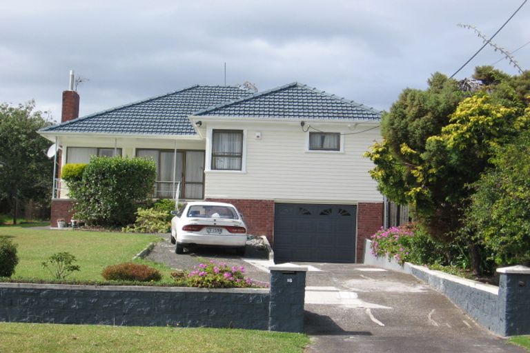 Photo of property in 16 Laura Street, Kelston, Auckland, 0602