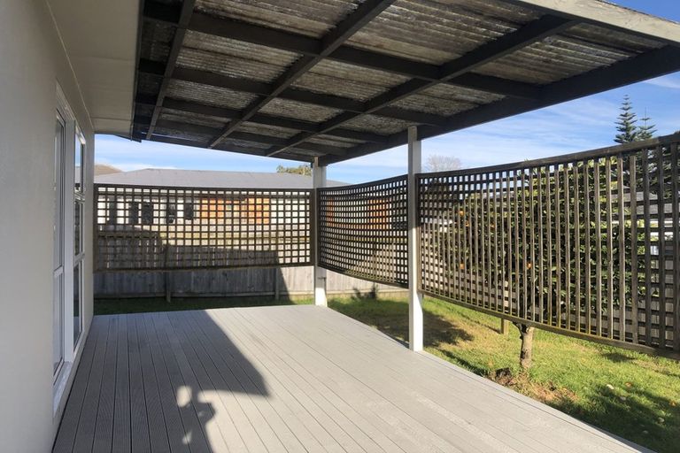 Photo of property in 8 Dennis Road, Papatoetoe, Auckland, 2025