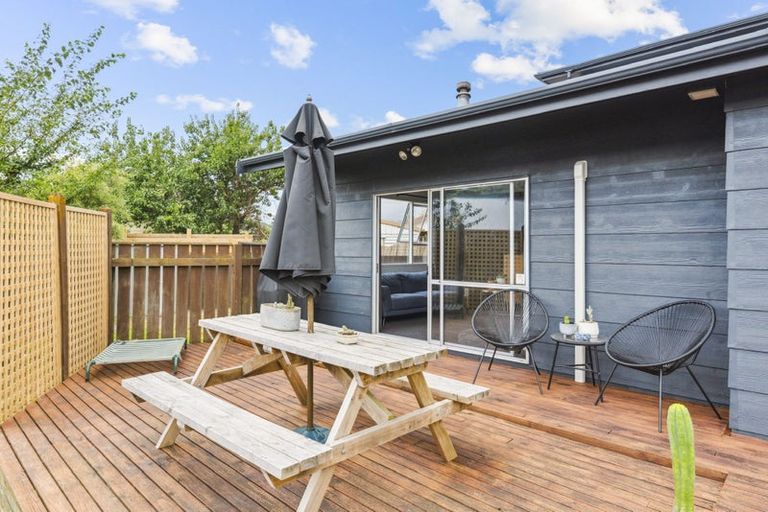 Photo of property in 14 Cypress Grove, Paraparaumu, 5032